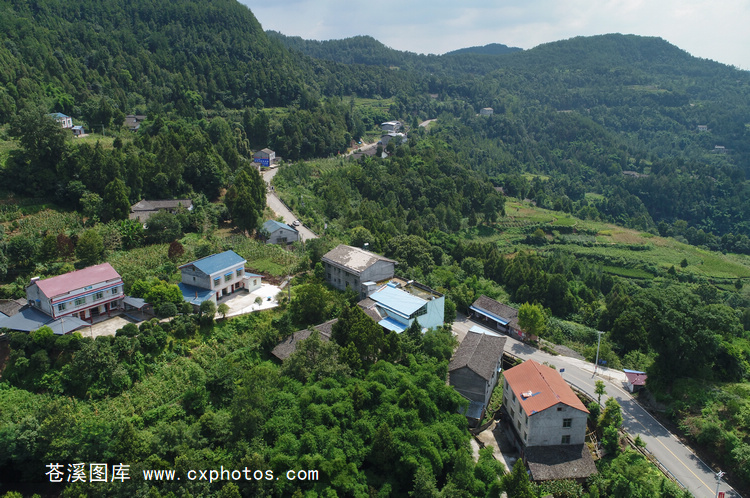 20180728苍溪龙山镇龙角村青岩垭航拍04